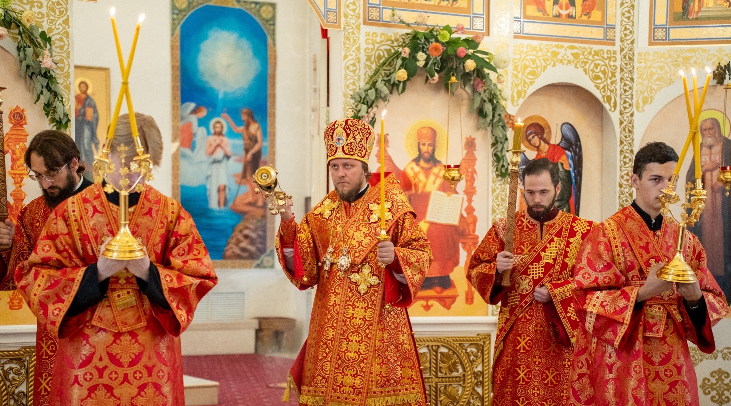 БОГОСЛУЖЕНИЕ В СЕРАФИМОВСКОМ КАФЕДРАЛЬНОМ СОБОРЕ Г. ЗЛАТОУСТА